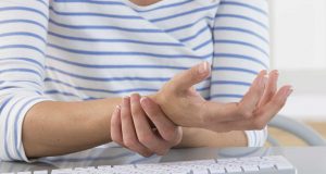 Bị tê chân tay uống thuốc gì cho nhanh khỏi?